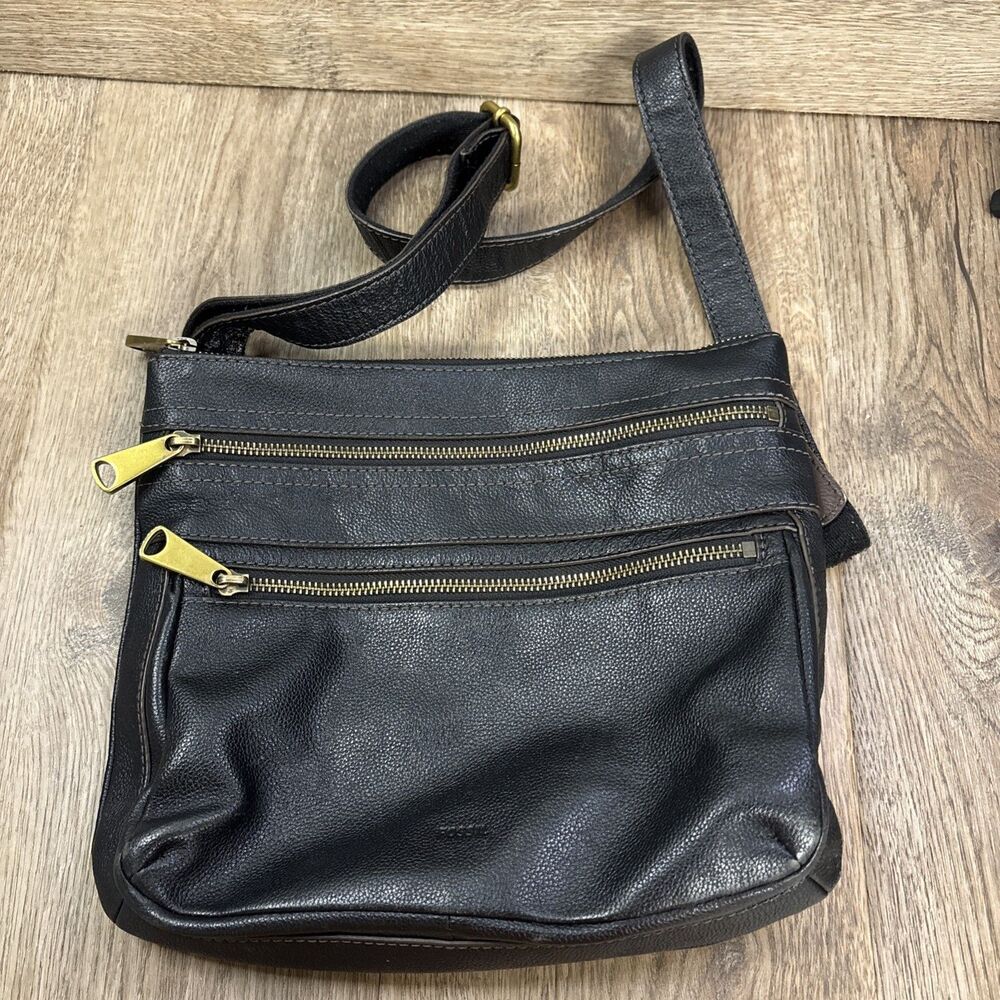 Fossil Voyager Leather Crossbody Shoulder Bag Purse EUC Black Brass